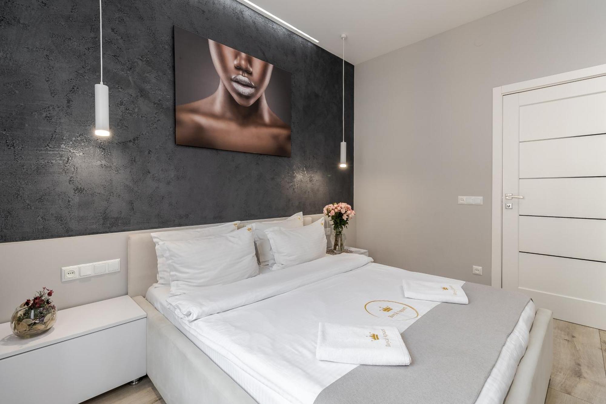Royal Apartment On Balabana Street Lviv Extérieur photo